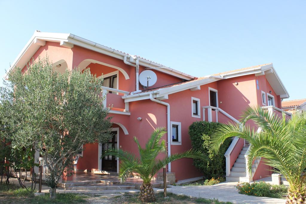 Apartments Puskaric Vir Esterno foto